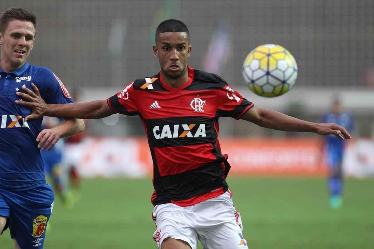 Flamengo e Cruzeiro jogaram em Cariacica-ES pela 27 rodada do Campeonato Brasileiro