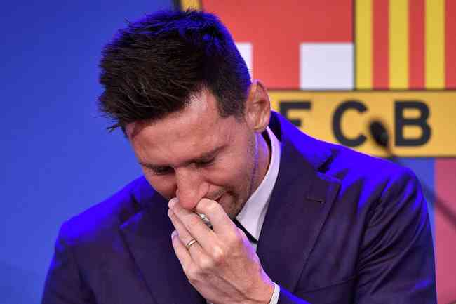 Muita emoo no adeus de Messi ao Barcelona