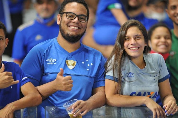 Torcida do Cruzeiro lotou Mineiro na partida contra o Nutico nas despedidas de Rafael Sobis e Ariel Cabral