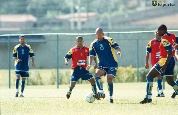 Imagens da Toca da Raposa I em 2000, ano da chegada do técnico Luiz Felipe Scolari