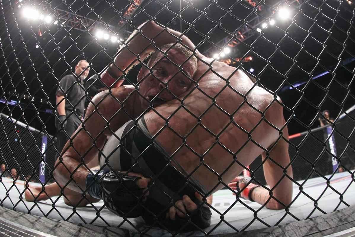  Jeremy Kennedy venceu Kyle Bochniak  por deciso unnime 