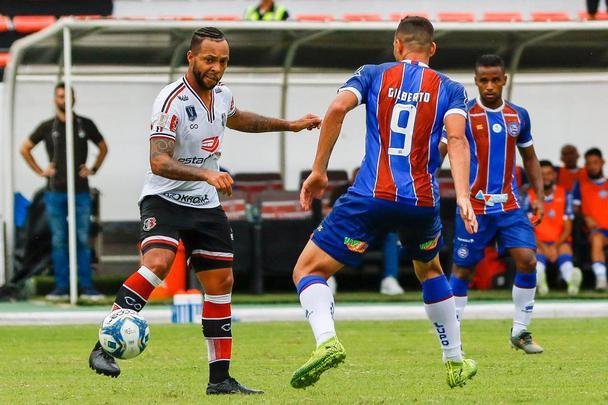 Santa Cruz e Bahia se enfrentaram no Arruda e empataram sem gols na estreia da Copa do Nordeste, em jogo que foi recheado de homenagens a Tiago Cardoso