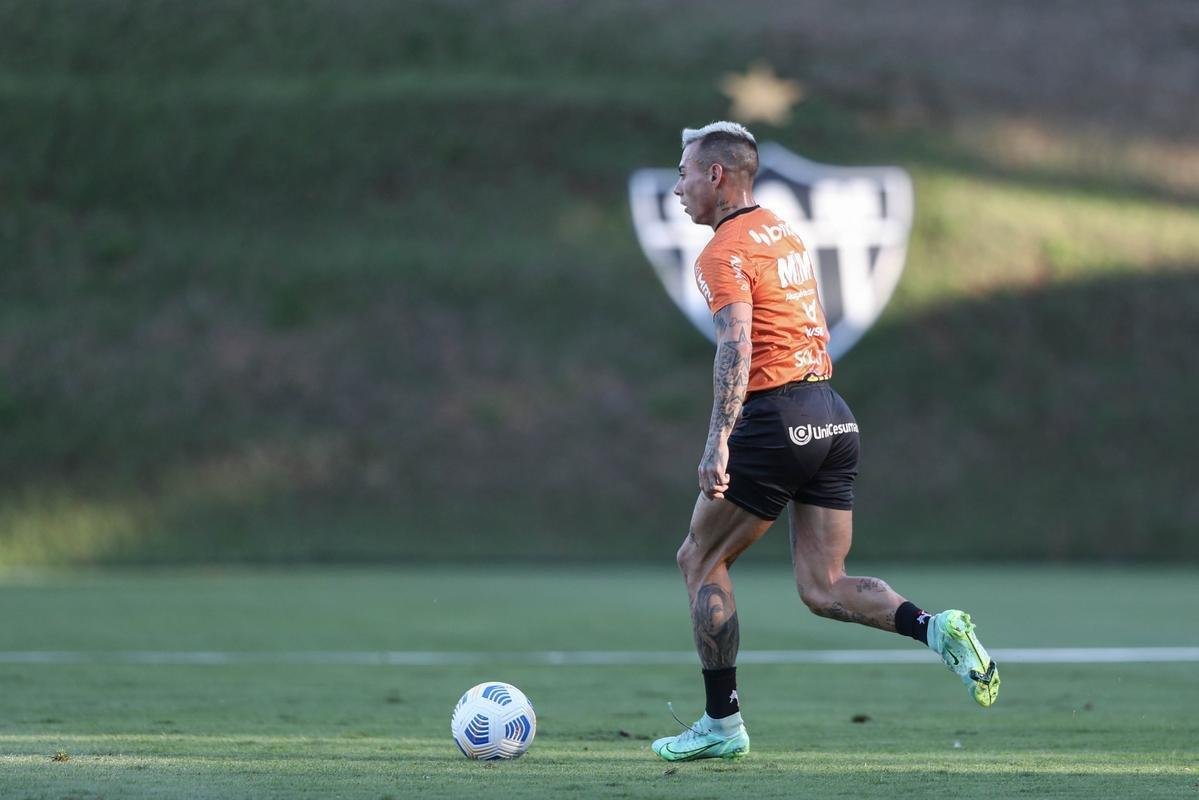 Fotos do primeiro treino de Diego Costa pelo Atltico