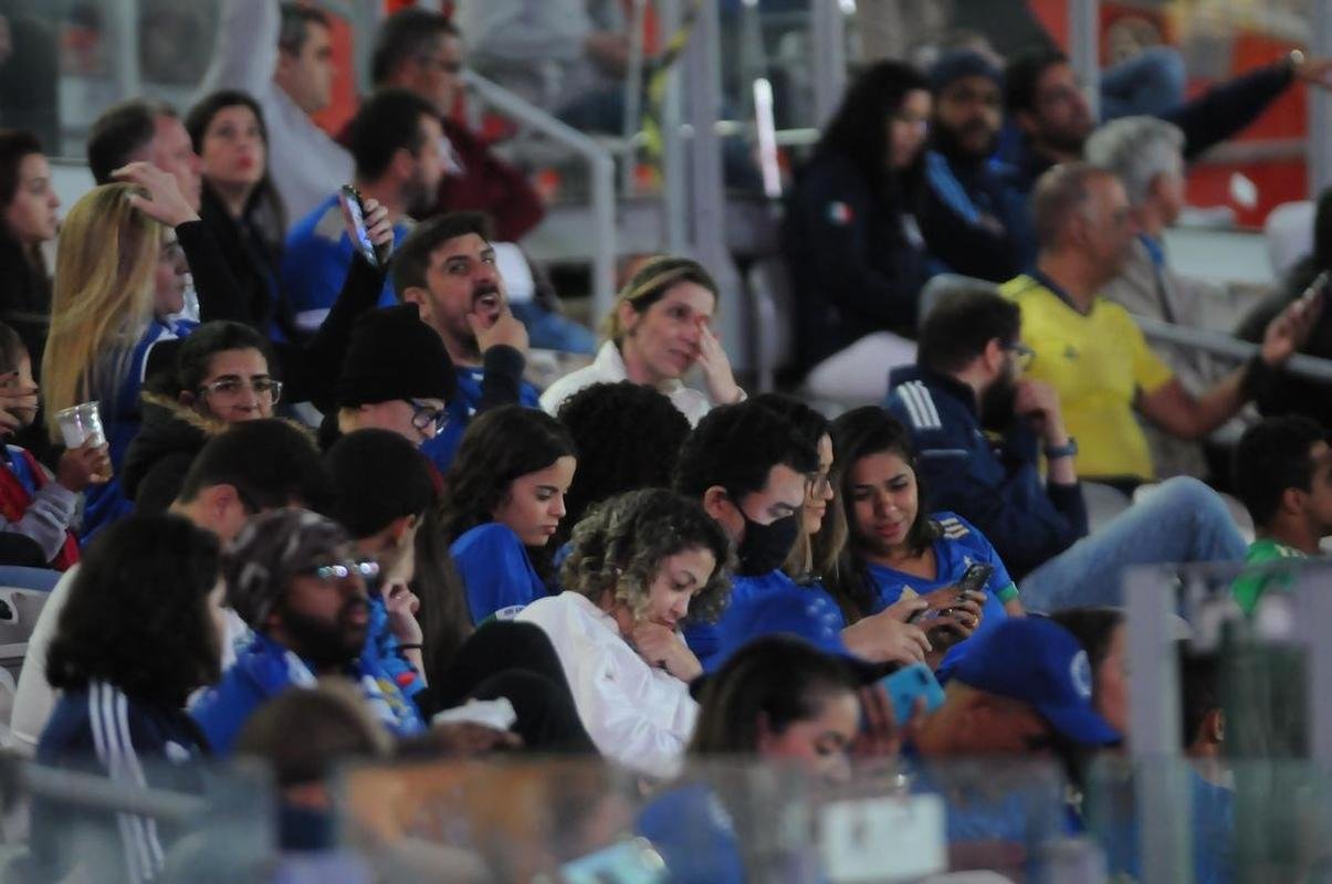 Torcedores do Cruzeiro no jogo com o Vila Nova, no Mineiro