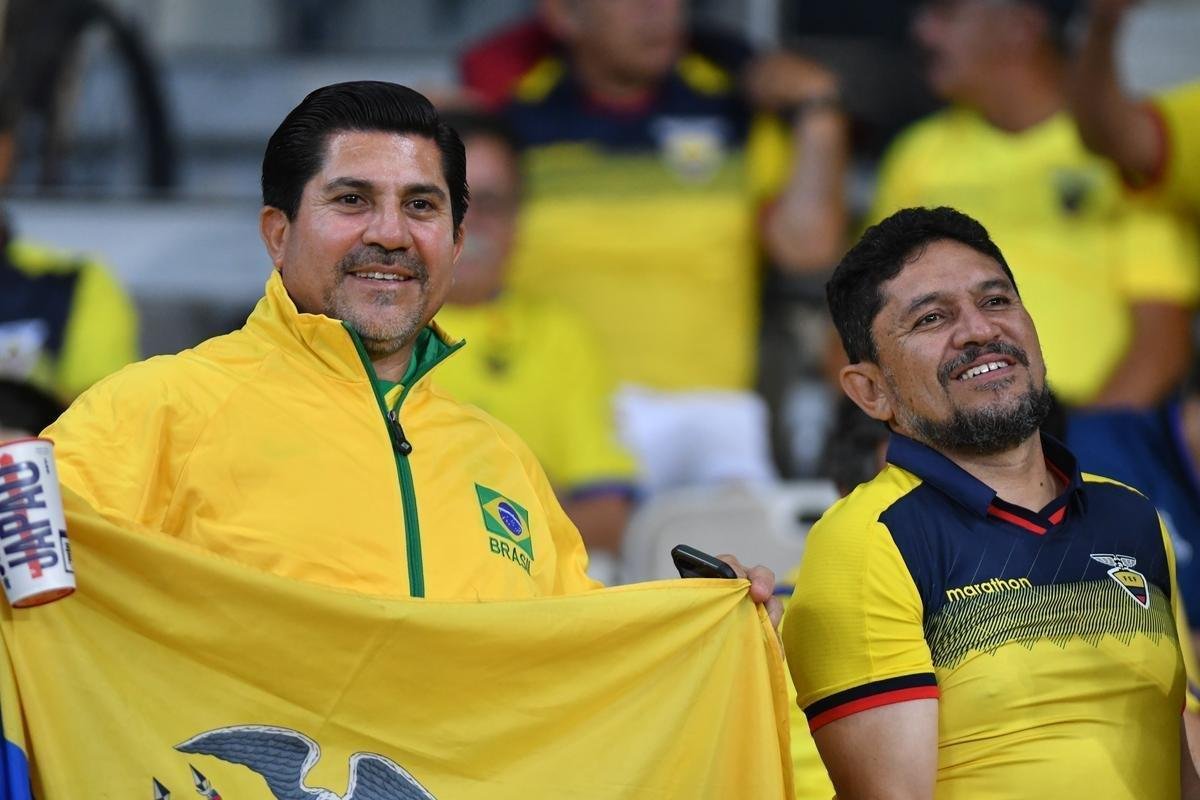 Mineiro recebeu pblico pequeno para duelo entre Equador e Japo nesta segunda-feira. Ainda assim, estrangeiros marcaram presena e tentaram levar incentivo aos jogadores em Belo Horizonte