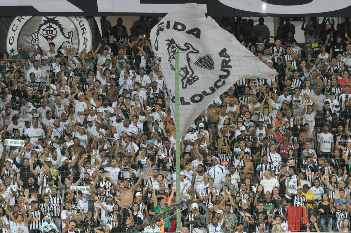 Galo derrotou Flamengo por 2 a 1 e assumiu provisoriamente a segunda posio no Brasileiro