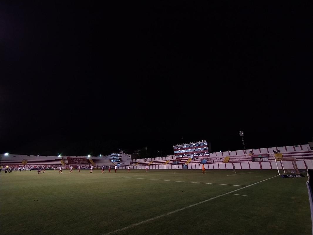 Tombense e Atlético se enfrentaram nesta quinta-feira (4), em partida válida pela 2ª rodada do Campeonato Mineiro. O confronto foi realizado no Estádio Antônio Guimarães de Almeida, em Tombos. No primeiro tempo, uma queda de energia paralisou a partida por cerca de 20 minutos.
