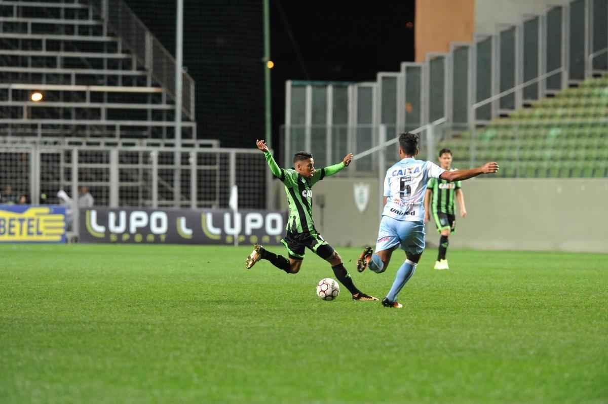 Amrica e Londrina se enfrentaram no Independncia, pela 18 rodada da Srie B do Brasileiro