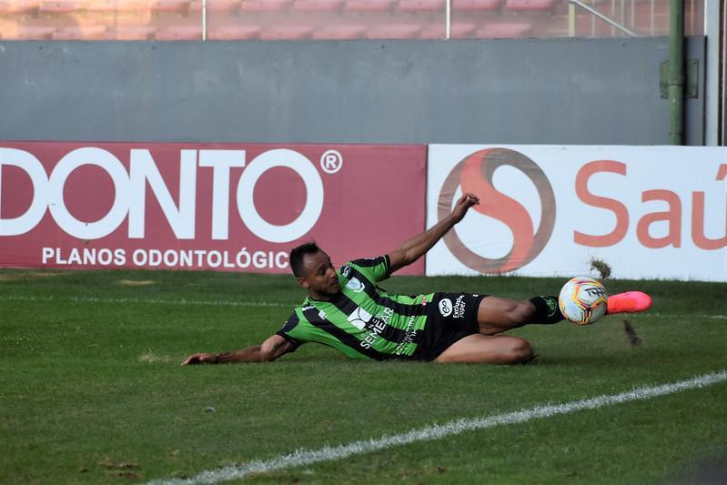 Felipe Augusto - o atacante de 28 anos fez parte do elenco do América que subiu à elite nacional como vice-campeão da Série B. Seu contrato com o Cruzeiro vai até dezembro de 2021.