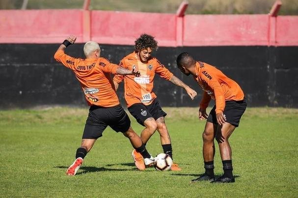 Nesta quarta-feira, Atlético treinou no centro de treinamento do Newell's Old Boys, em Rosário, visando à partida de ida da semifinal da Copa Sul-Americana, diante do Colón. O duelo será nesta quinta-feira, às 21h30, em Santa Fé, na Argentina.