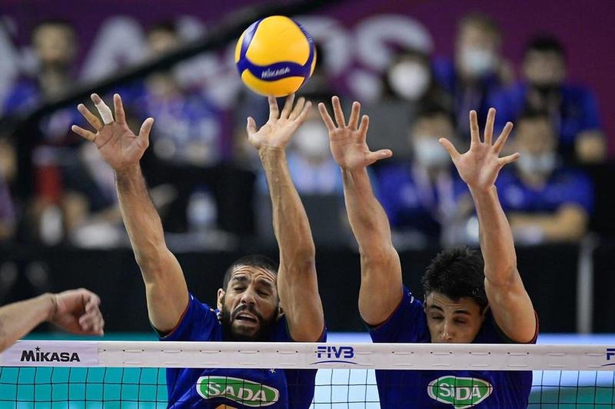Fotos da final do Mundial de Vlei Masculino, entre Cruzeiro e Civitanova-ITA, no Ginsio Divino Braga, em Betim