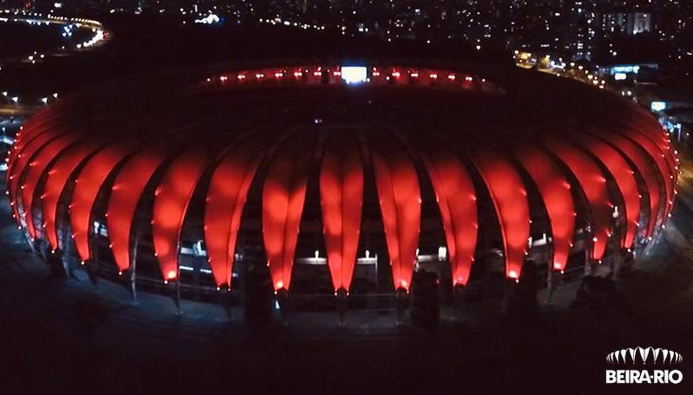 Beira-Rio - um jogo e uma derrota. Foi um gol marcado e trs sofridos
