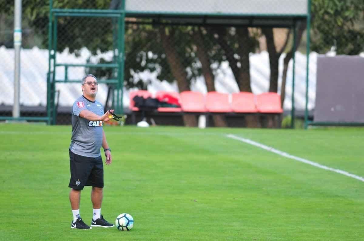 Novo tcnico do Atltico, Rogrio Micale comandou primeiro treino, nesta segunda-feira, na Cidade do Galo