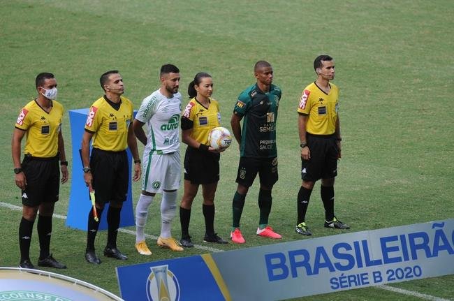 Imagens do jogo entre Amrica e Chapecoense, no Independncia, pela Srie B