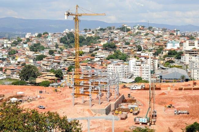 Arena MRV completa um ano de obras neste 20 de abril de 2021. Veja como est� o andamento da constru��o do est�dio do Atl�tico, que tem previs�o de ficar pronto em outubro de 2022. Ser�o 46 mil lugares, 2.333 vagas de estacionamento, 40 bares e 80 camarotes. O empreendimento fica no bairro Calif�rnia, em Belo Horizonte. (Fotos de Gladyston Rodrigues/EM/D. A Press)