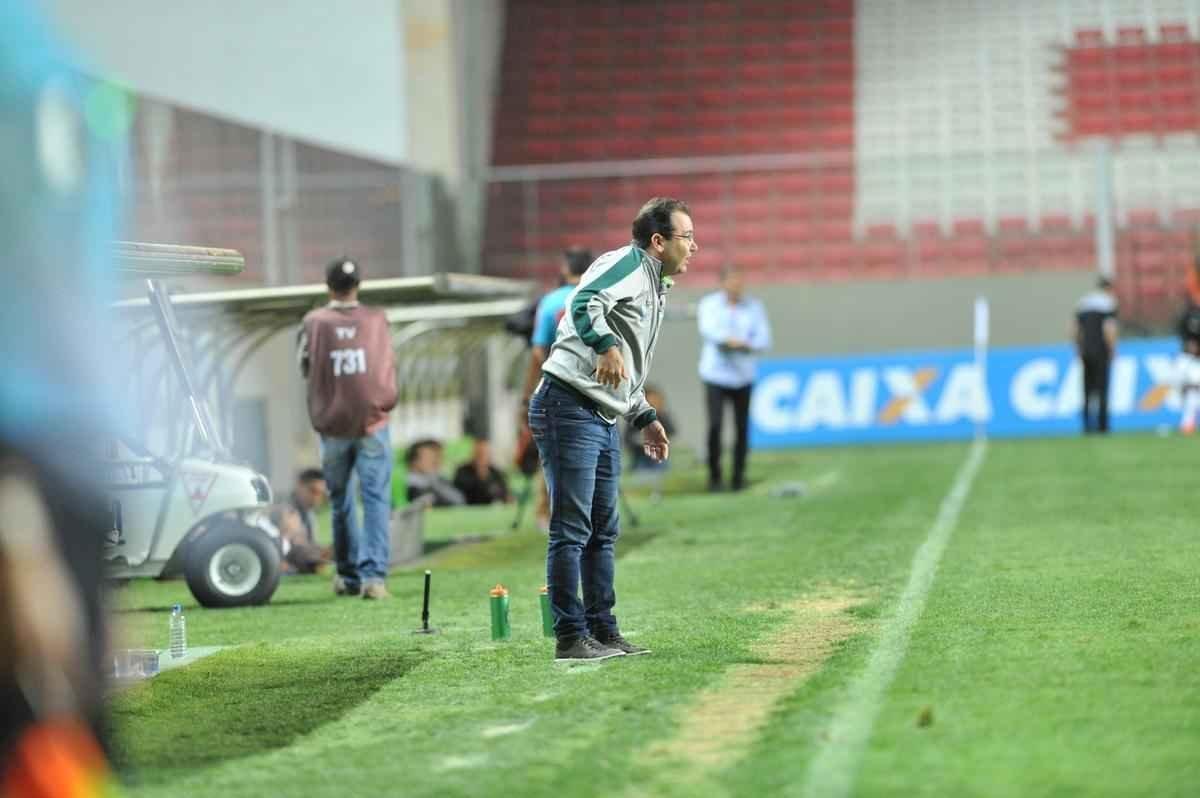 Imagens da partida entre Amrica e Cricima, no Independncia, pela Srie B do Brasileiro