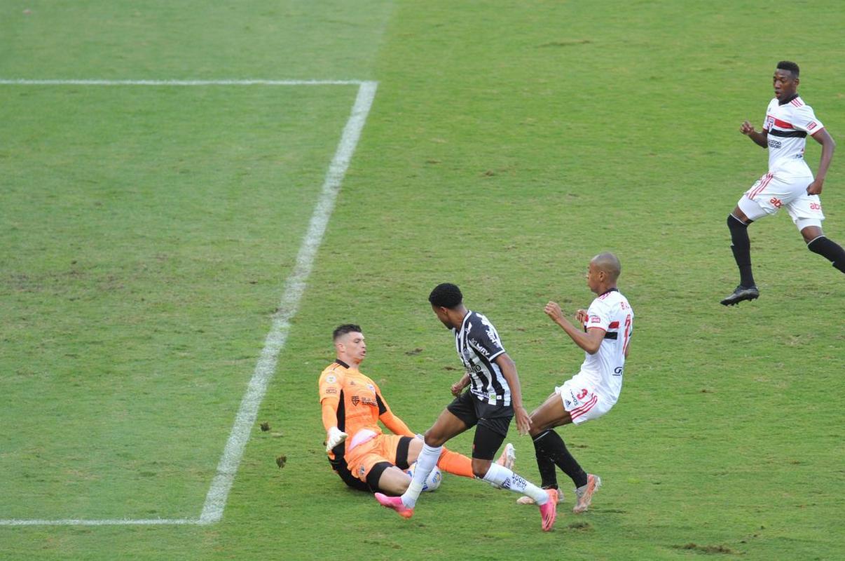 Fotos do jogo entre Atltico e So Paulo, no Mineiro, pela 3 rodada do Campeonato Brasileiro