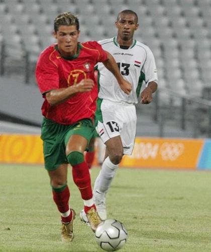 Cristiano Ronaldo foi com a Seleo Portuguesa para Atenas-2004, mas caiu ainda na fase de grupos