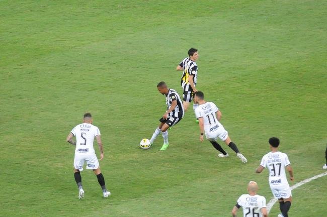 Atltico e orinthians se enfrentaram no Mineiro, neste domingo (24), em jogo vlido pela 19 rodada da Srie A do Campeonato Brasileiro.