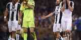 Tristeza e desolao entre os jogadores da Juventus com a perda do ttulo da Liga dos Campees