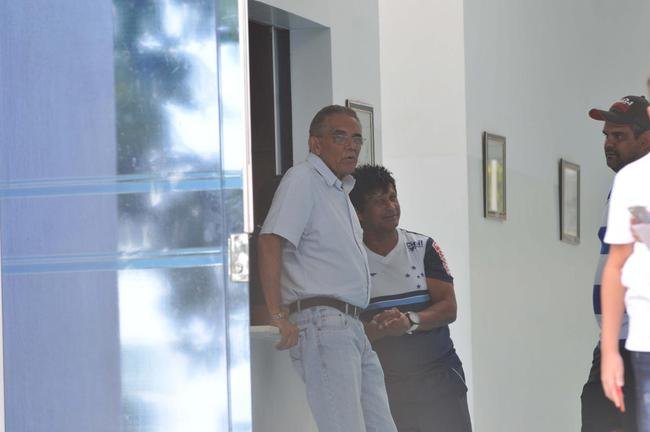 O Cruzeiro comunicou na noite desta segunda-feira (24/1) o falecimento de Benecy Queiroz, funcionrio com quase 50 anos de servios prestados ao clube. Ele tinha 82 anos e lutava contra um cncer.