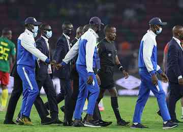 Tragédia aconteceu quando uma multidão tentou entrar à força no estádio Olembe para assistir a vitória de 2 a 1 do Camarões sobre o Comores