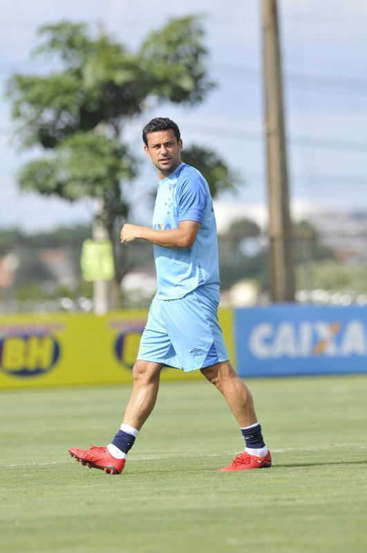 Mano Menezes montou Cruzeiro que deve encarar o Villa Nova no sbado e promoveu trs mudanas em relao ao ltimo jogo: Murilo entrou na vaga de Leo, Egdio no lugar de Marcelo Hermes e Robinho deu lugar a Ariel Cabral