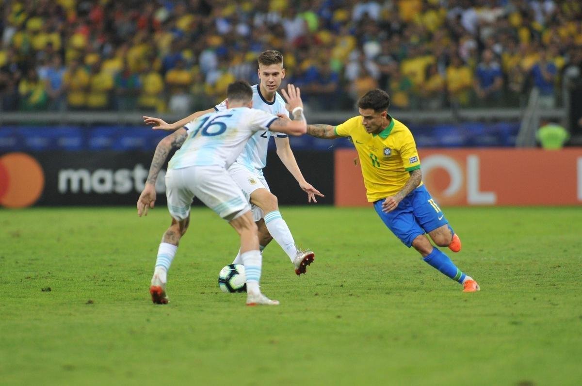 Fotos da vitria do Brasil sobre a Argentina, por 2 a 0, no Mineiro, pela semifinal da Copa Amrica; Gabriel Jesus e Firmino marcaram os gols da seleo em BH