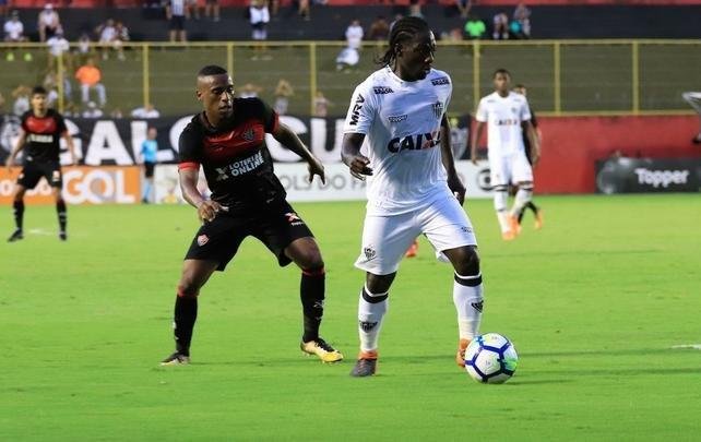 Vitória derrotou Atlético por 1 a 0, no Barradão, com gol de Léo Ceará