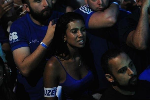 Torcedores do Cruzeiro acompanham final da Copa do Brasil no Mercado Distrital do Cruzeiro, em Belo Horizonte