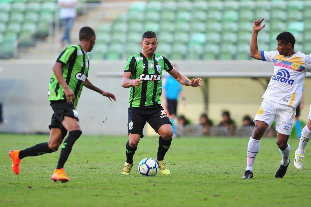 Amrica e Chapecoense fizeram confronto direto por posies na tabela do Campeonato Brasileiro