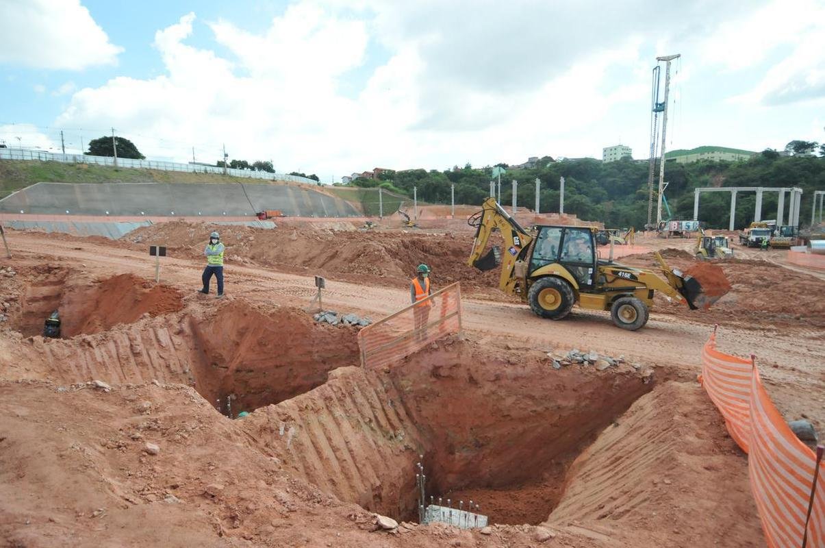 Arena MRV completa um ano de obras neste 20 de abril de 2021. Veja como est o andamento da construo do estdio do Atltico, que tem previso de ficar pronto em outubro de 2022. Sero 46 mil lugares, 2.333 vagas de estacionamento, 40 bares e 80 camarotes. O empreendimento fica no bairro Califrnia, em Belo Horizonte. (Fotos de Gladyston Rodrigues/EM/D. A Press)