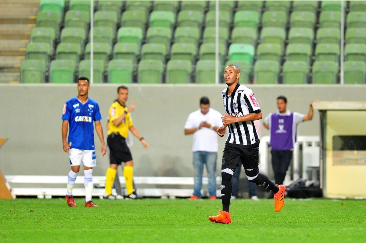 Aps por 2 a 2 no tempo normal, Cruzeiro derrotou Atltico por 4 a 2 nas penalidades e se sagrou campeo de torneio indito. Em 2018, clube celeste disputar a Copa Libertadores da categoria