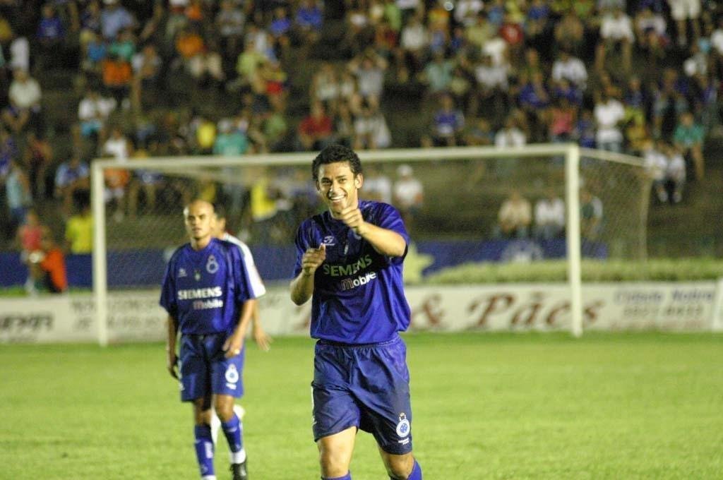 Fred em ao pelo Cruzeiro entre 2004 e 2005