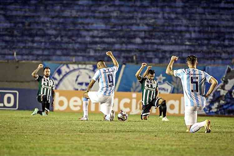 Coritiba vence jogo maluco contra o Internacional marcado por