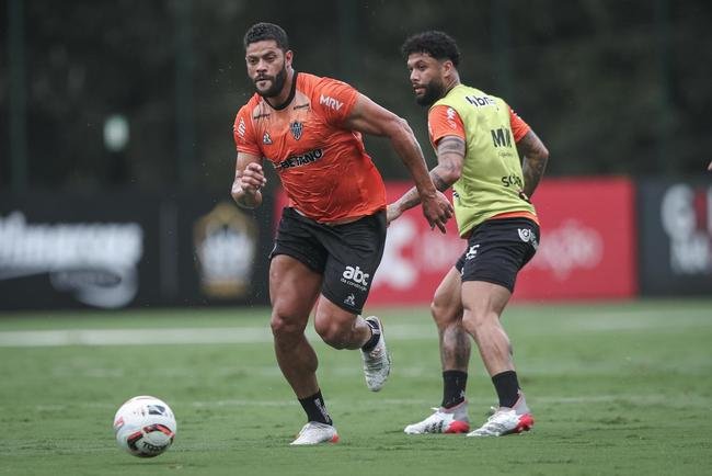 O Atltico realizou, nesta quinta-feira (10), a primeira atividade visando o clssico com o Amrica, vlido pela 5 rodada do Campeonato Mineiro. Com titulares em campo, o time de 'El Turco' Mohamed trabalhou para o confronto que ser disputado s 16h30 do sbado (12), no Estdio Independncia, em Belo Horizonte.