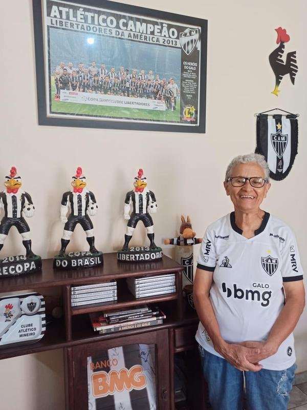 Maria Faustina Lima, 69 anos, do lar e dona de Ronaldinho, a calopsita: 