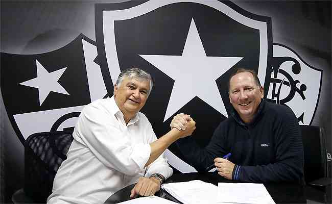 Presidente do Botafogo, Durcesio Mello, e o novo majoritrio da SAF do clube, John Textor: mais investimento