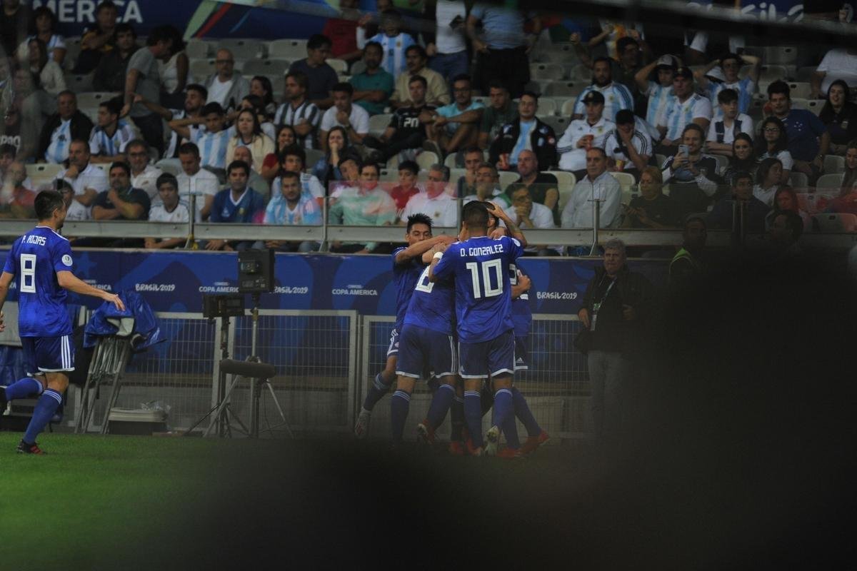 Fotos do duelo entre Argentina e Paraguai, no Mineiro, pela Copa Amrica