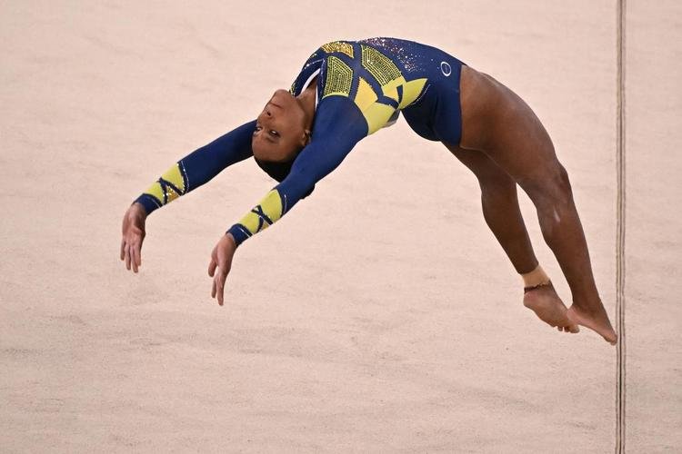 Fotos da apresentação da brasileira Rebeca Andrade na ginástica artística dos Jogos Olímpicos de Tóquio