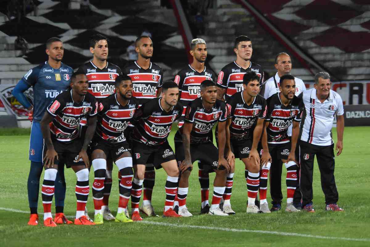 Em jogo movimentado, Santa Cruz e Treze se enfrentaram pela estreia da Srie C de 2019. O time paraibano saiu  frente no primeiro tempo, com vantagem de 2 a 0 no placar. Com a virada aps o intervalo, o Santa Cruz pressionou, mas o empate s viria aps a invaso de um cachorro. Batizado depois de 'Pipico', o co foi retirado de campo pelo goleiro Anderson, e da por diante o Santa empatou com gols de Neto Costa e Guilherme Queiroz, ambos reservas da equipe na ocasio.