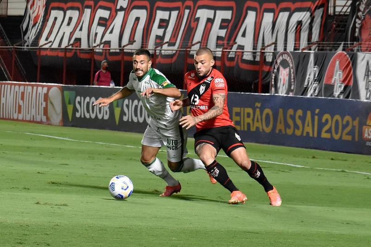 Atltico-GO e Amrica se enfrentaram em Goinia, pela 14 rodada do Campeonato Brasileiro