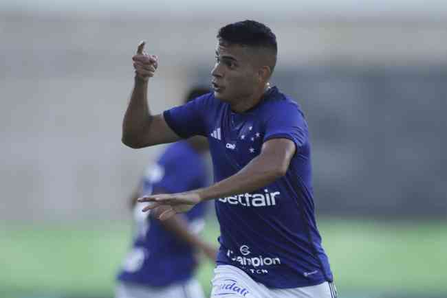 Cruzeiro 1 x 1 Democrata/SL. Jogo muito ruim e empate correspondente aos  dois times