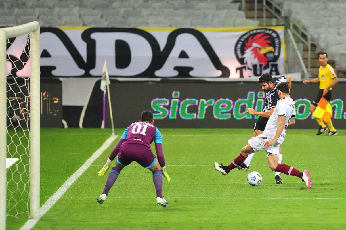 No segundo tempo, Atltico abriu o placar com gol de Hulk, em cobrana de pnalti