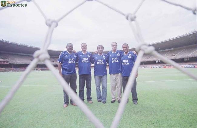 Z� Carlos, Hilton Oliveira, Dirceu Lopes, Evaldo e Neco em reportagem do Estado de Minas/Superesportes no Mineir�o