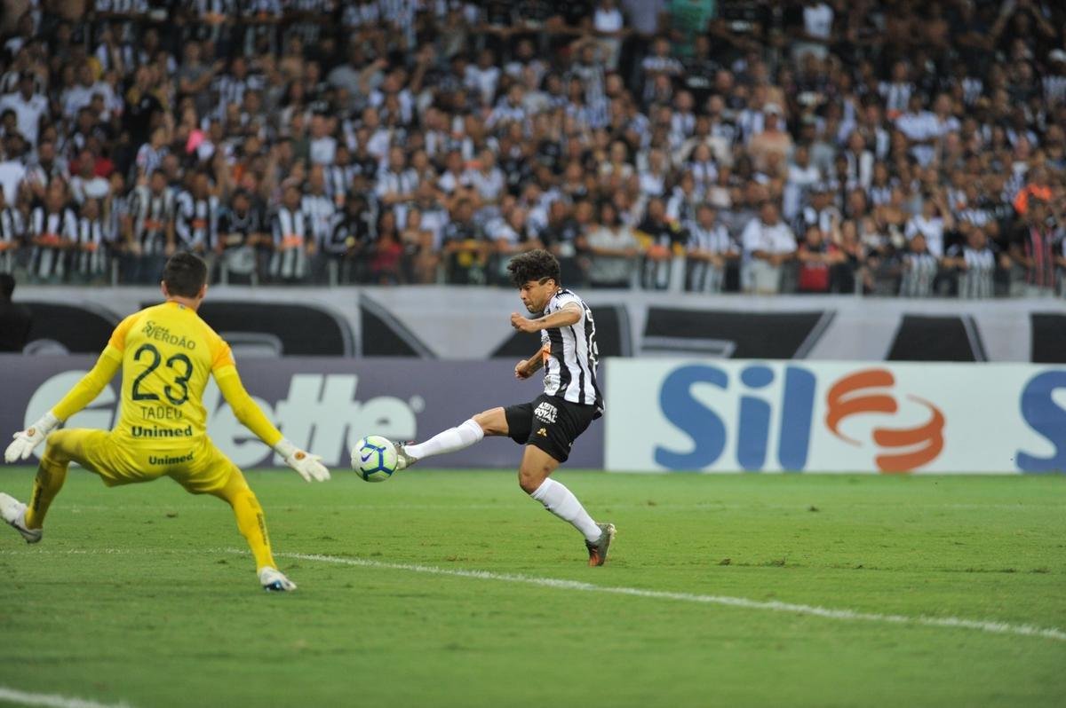 Atltico enfrentou o Gois em jogo do Campeonato Brasileiro 