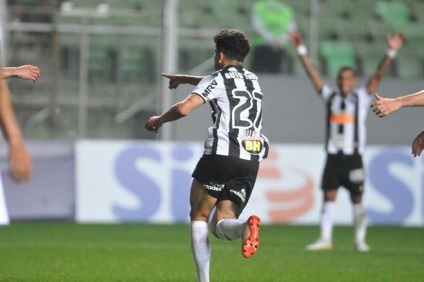 Fotos da vitria do Atltico sobre o Cear, por 2 a 1, no Independncia, com gols de Otero e Luan. Thiago Gallhardo descontou para os cearenses