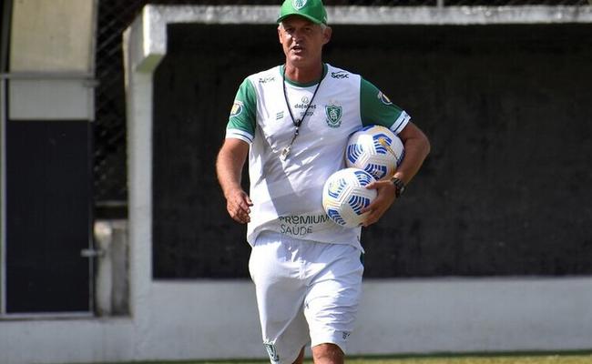 América do técnico Lisca tem como primeiro objetivo ficar na Série A