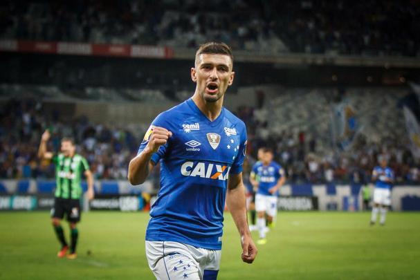 Depois de sair em desvantagem, Cruzeiro reagiu e conseguiu o empate com Arrascaeta