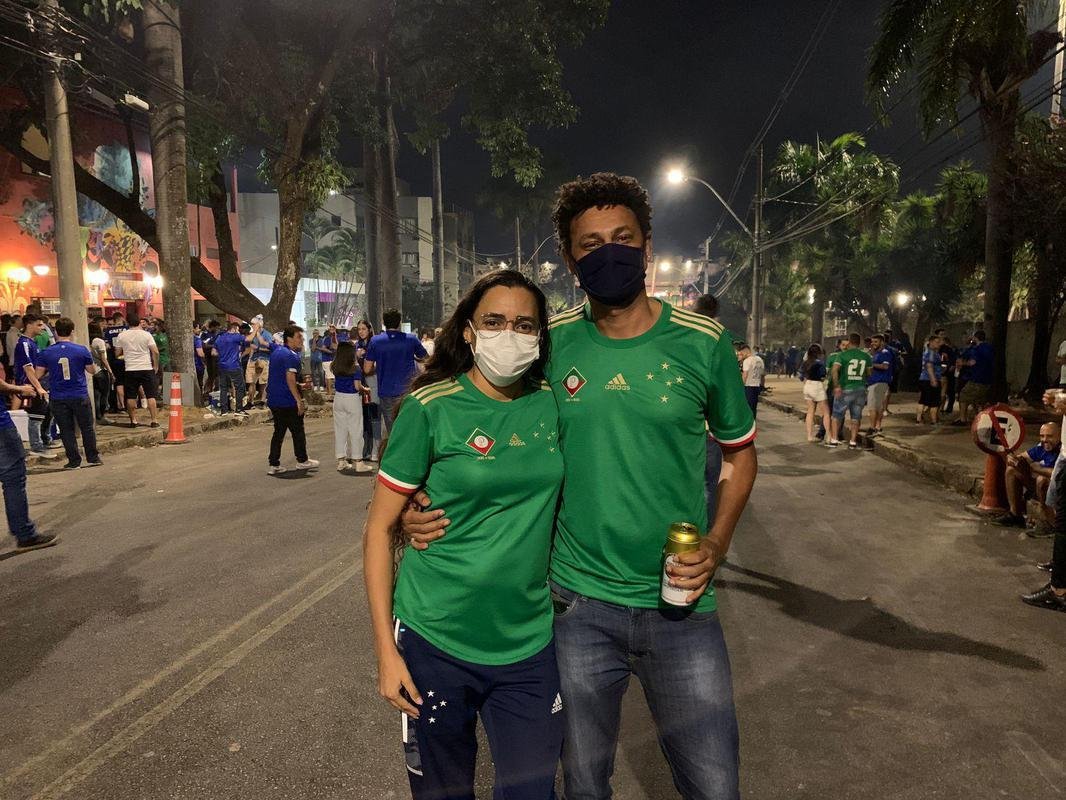 Adriana Faria e Antnio de Pdua esto ansiosos para acompanhar de perto o Cruzeiro